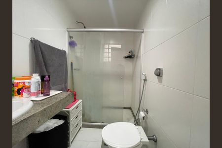 Apartamento à venda com 67m², 2 quartos e 1 vaga Apartamento à venda com 67m², 2 quartos e 1 vagaBanheiro Suíte