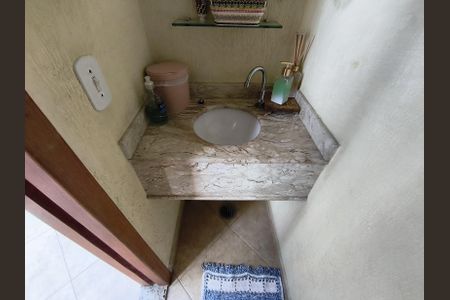 Casa à venda com 160m², 3 quartos e 2 vagasLavabo