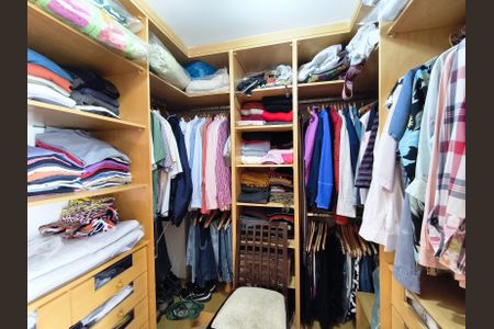 Casa à venda com 160m², 3 quartos e 2 vagasSuíte 2 