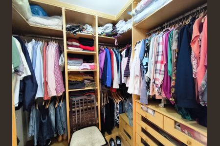 Casa à venda com 160m², 3 quartos e 2 vagasSuíte 2 