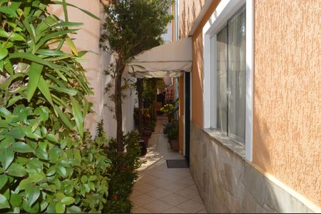 Casa à venda com 160m², 3 quartos e 2 vagasCorredor