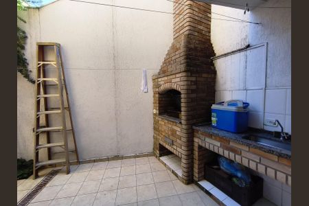 Casa à venda com 160m², 3 quartos e 2 vagasÁrea de Serviço