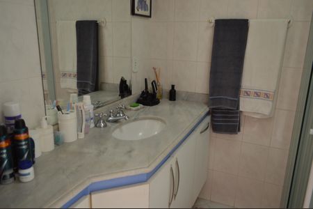 Casa à venda com 160m², 3 quartos e 2 vagasBanheiro da Suíte 1