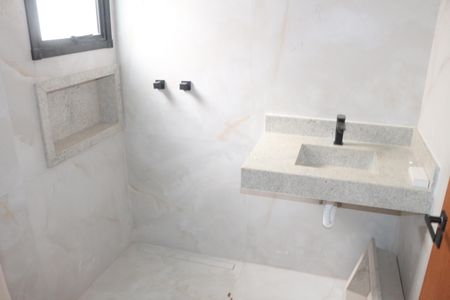 Casa à venda com 205m², 3 quartos e 4 vagasBanheiro da Suíte 2