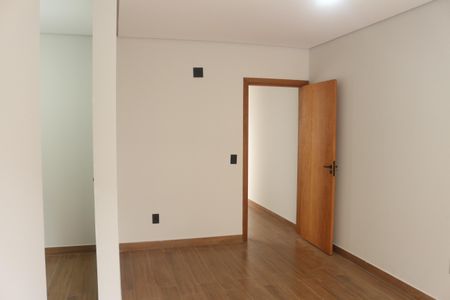 Casa à venda com 205m², 3 quartos e 4 vagasSuíte 1