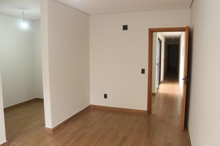 Casa à venda com 205m², 3 quartos e 4 vagasSuíte 1