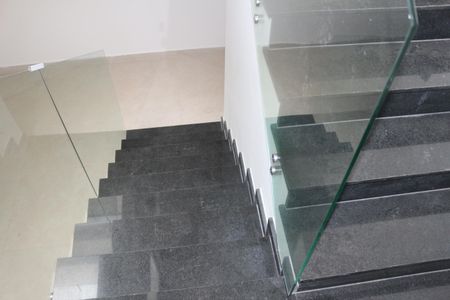 Casa à venda com 205m², 3 quartos e 4 vagasEscada