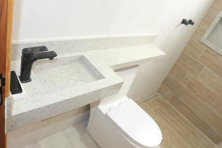 Casa à venda com 205m², 3 quartos e 4 vagasBanheiro da Suíte 3