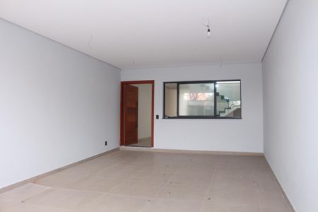 Casa à venda com 205m², 3 quartos e 4 vagas Casa à venda com 205m², 3 quartos e 4 vagasGaragem