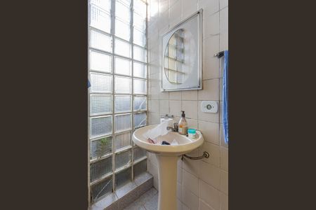 Casa à venda com 136m², 4 quartos e 1 vagaBanheiro 1