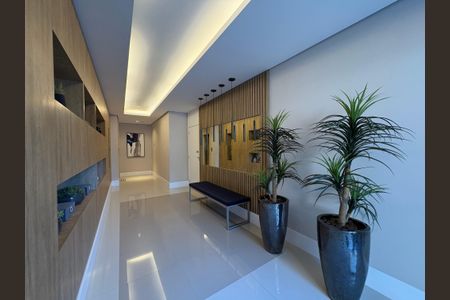 Apartamento à venda com 113m², 3 quartos e 2 vagas Apartamento à venda com 113m², 3 quartos e 2 vagasHall social