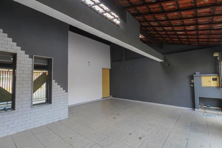Casa à venda com 240m², 6 quartos e 3 vagas Casa à venda com 240m², 6 quartos e 3 vagasGaragem