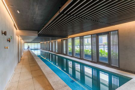 Apartamento à venda com 364m², 4 quartos e 4 vagas Apartamento à venda com 364m², 4 quartos e 4 vagasÁrea comum - Piscina Coberta