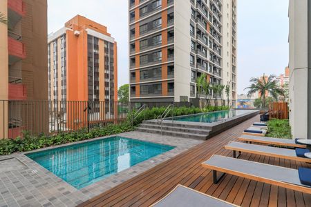 Apartamento à venda com 364m², 4 quartos e 4 vagas Apartamento à venda com 364m², 4 quartos e 4 vagasÁrea comum - Piscina