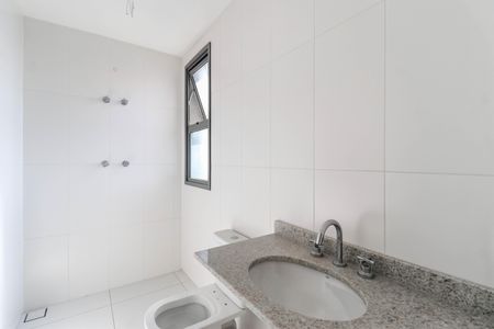 Apartamento à venda com 364m², 4 quartos e 4 vagas Apartamento à venda com 364m², 4 quartos e 4 vagasBanheiro da Suíte 2