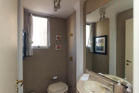 Apartamento à venda com 250m², 3 quartos e 2 vagas Apartamento à venda com 250m², 3 quartos e 2 vagasLavabo