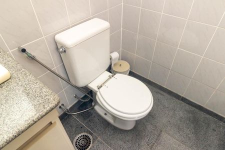 Apartamento à venda com 250m², 3 quartos e 2 vagas Apartamento à venda com 250m², 3 quartos e 2 vagasBanheiro da Suíte