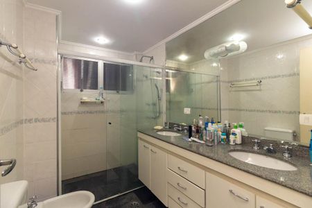 Apartamento à venda com 250m², 3 quartos e 2 vagas Apartamento à venda com 250m², 3 quartos e 2 vagasBanheiro Social