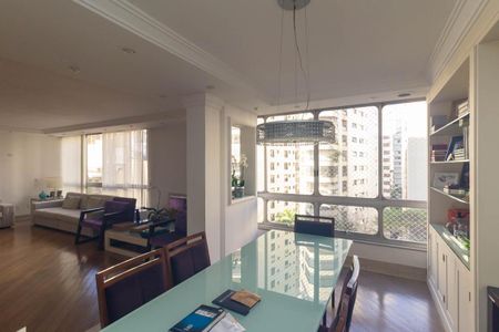 Apartamento à venda com 250m², 3 quartos e 2 vagas Apartamento à venda com 250m², 3 quartos e 2 vagasSala