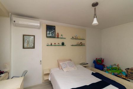 Apartamento à venda com 250m², 3 quartos e 2 vagas Apartamento à venda com 250m², 3 quartos e 2 vagasQuarto 1