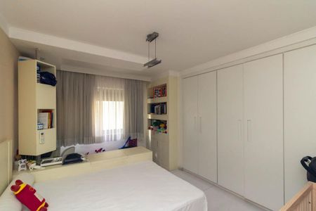 Apartamento à venda com 250m², 3 quartos e 2 vagas Apartamento à venda com 250m², 3 quartos e 2 vagasQuarto 2