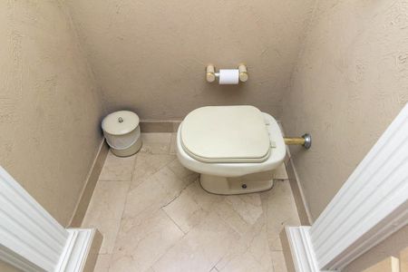 Apartamento à venda com 250m², 3 quartos e 2 vagas Apartamento à venda com 250m², 3 quartos e 2 vagasLavabo