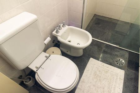 Apartamento à venda com 250m², 3 quartos e 2 vagas Apartamento à venda com 250m², 3 quartos e 2 vagasBanheiro Social