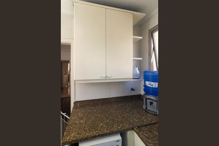 Apartamento à venda com 250m², 3 quartos e 2 vagas Apartamento à venda com 250m², 3 quartos e 2 vagasCozinha