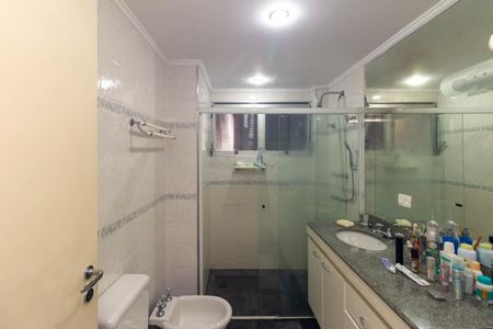 Apartamento à venda com 250m², 3 quartos e 2 vagas Apartamento à venda com 250m², 3 quartos e 2 vagasBanheiro Social