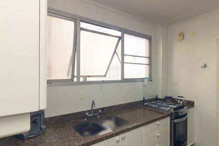 Apartamento à venda com 250m², 3 quartos e 2 vagas Apartamento à venda com 250m², 3 quartos e 2 vagasCozinha