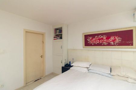 Apartamento à venda com 250m², 3 quartos e 2 vagas Apartamento à venda com 250m², 3 quartos e 2 vagasSuíte