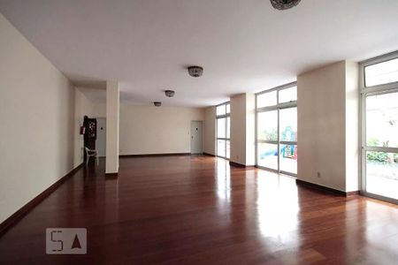 Apartamento à venda com 250m², 3 quartos e 2 vagas Apartamento à venda com 250m², 3 quartos e 2 vagasÁrea comum - Salão de festas