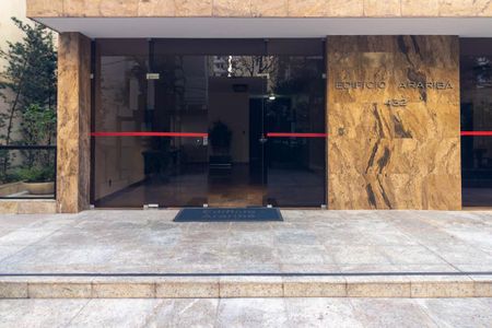 Apartamento à venda com 250m², 3 quartos e 2 vagas Apartamento à venda com 250m², 3 quartos e 2 vagasFachada