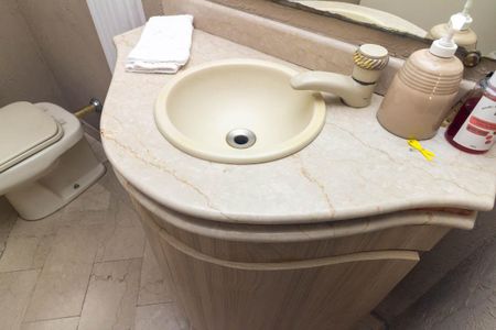 Apartamento à venda com 250m², 3 quartos e 2 vagas Apartamento à venda com 250m², 3 quartos e 2 vagasLavabo