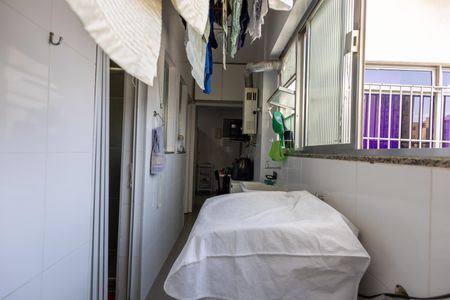 Apartamento à venda com 122m², 3 quartos e 2 vagas Apartamento à venda com 122m², 3 quartos e 2 vagasÁrea de Serviço