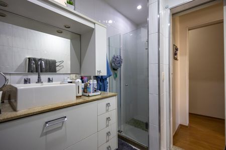 Apartamento à venda com 122m², 3 quartos e 2 vagas Apartamento à venda com 122m², 3 quartos e 2 vagasBanheiro Suite