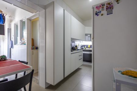 Apartamento à venda com 122m², 3 quartos e 2 vagas Apartamento à venda com 122m², 3 quartos e 2 vagasCozinha