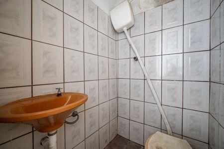 Casa à venda com 168m², 3 quartos e 4 vagas Casa à venda com 168m², 3 quartos e 4 vagasBanheiro de serviço
