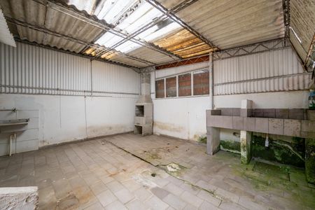 Casa à venda com 168m², 3 quartos e 4 vagas Casa à venda com 168m², 3 quartos e 4 vagasQuintal