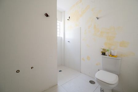 Casa à venda com 168m², 3 quartos e 4 vagas Casa à venda com 168m², 3 quartos e 4 vagasBanheiro