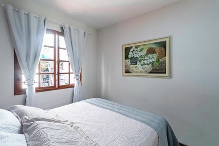 Casa à venda com 208m², 4 quartos e 2 vagas Casa à venda com 208m², 4 quartos e 2 vagasQuarto 2