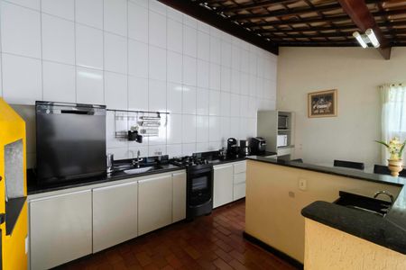 Casa à venda com 208m², 4 quartos e 2 vagas Casa à venda com 208m², 4 quartos e 2 vagasÁrea gourmet