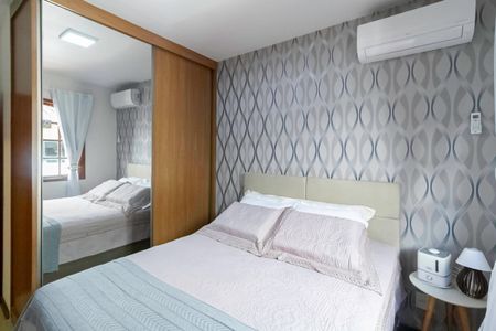 Casa à venda com 208m², 4 quartos e 2 vagas Casa à venda com 208m², 4 quartos e 2 vagasQuarto 2