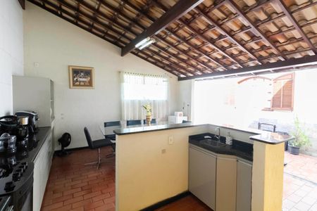 Casa à venda com 208m², 4 quartos e 2 vagas Casa à venda com 208m², 4 quartos e 2 vagasÁrea gourmet