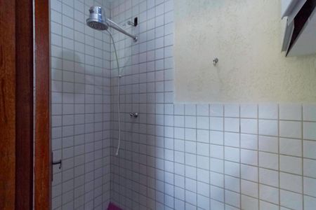 Casa à venda com 208m², 4 quartos e 2 vagas Casa à venda com 208m², 4 quartos e 2 vagasBanheiro da suíte 2