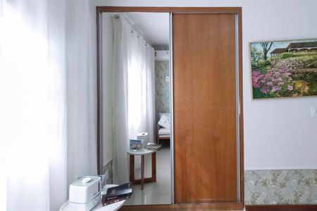 Casa à venda com 208m², 4 quartos e 2 vagas Casa à venda com 208m², 4 quartos e 2 vagasSuíte