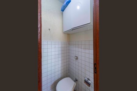 Casa à venda com 208m², 4 quartos e 2 vagas Casa à venda com 208m², 4 quartos e 2 vagasBanheiro da suíte 2