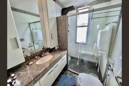 Apartamento à venda com 348m², 4 quartos e 3 vagas Apartamento à venda com 348m², 4 quartos e 3 vagasBanheiro