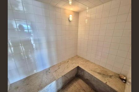 Apartamento à venda com 348m², 4 quartos e 3 vagas Apartamento à venda com 348m², 4 quartos e 3 vagasÁrea comum - Piscina