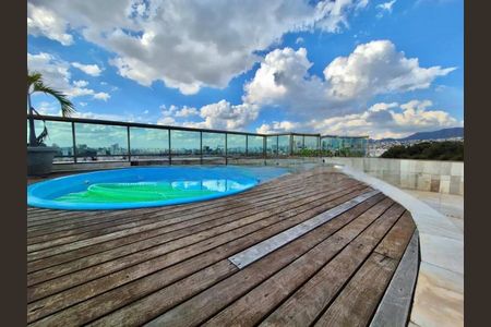 Apartamento à venda com 348m², 4 quartos e 3 vagas Apartamento à venda com 348m², 4 quartos e 3 vagasCobertura